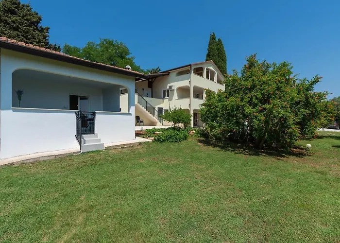 Holiday Home Saladinka With Whirlpool